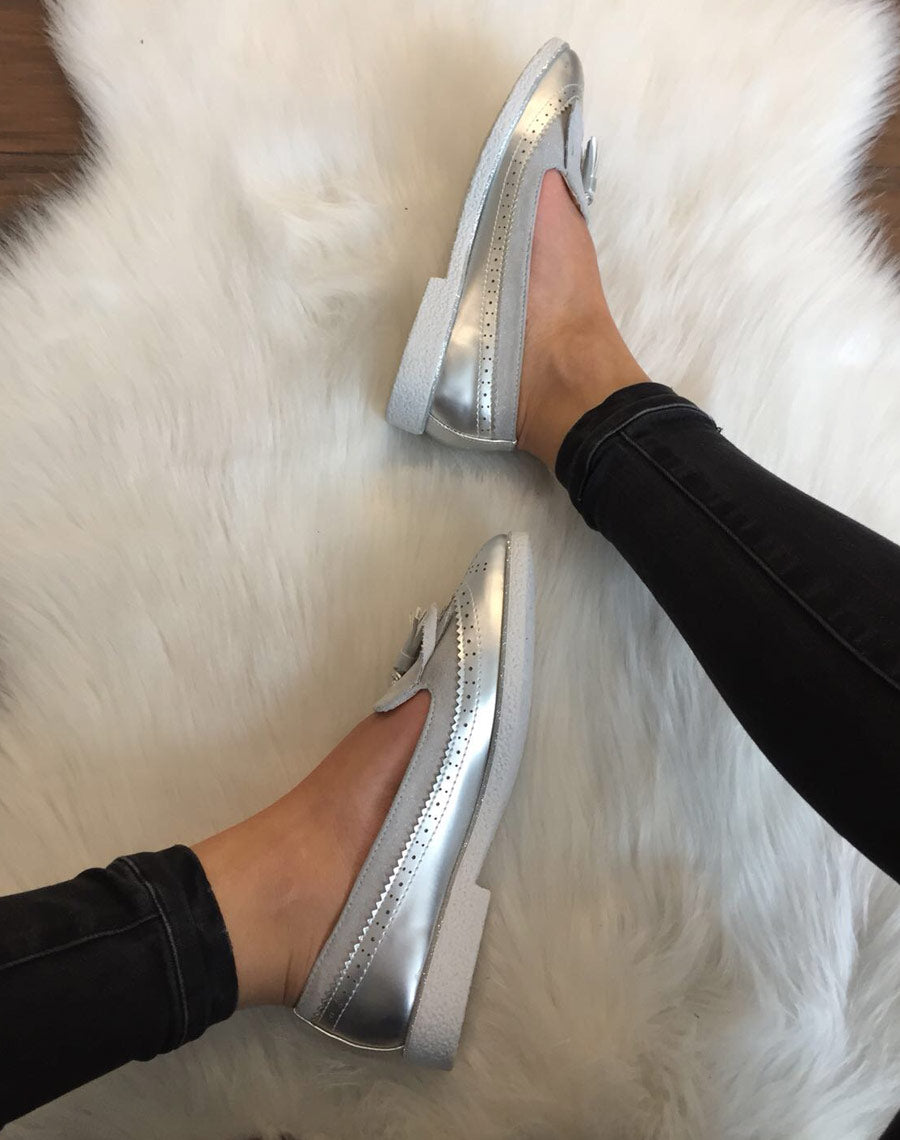 Mocassins gris perforés