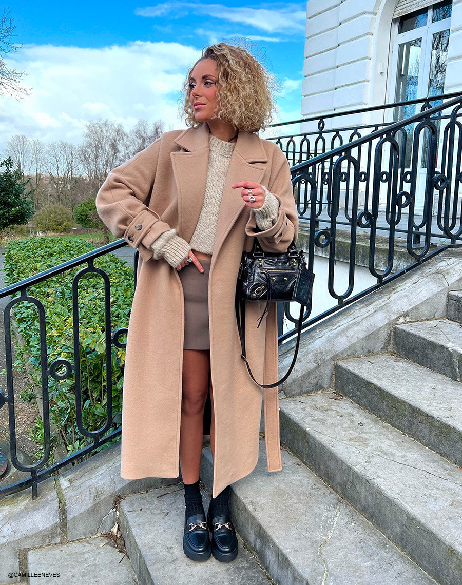 Mocassins noir à détails dorés et semelle crantée