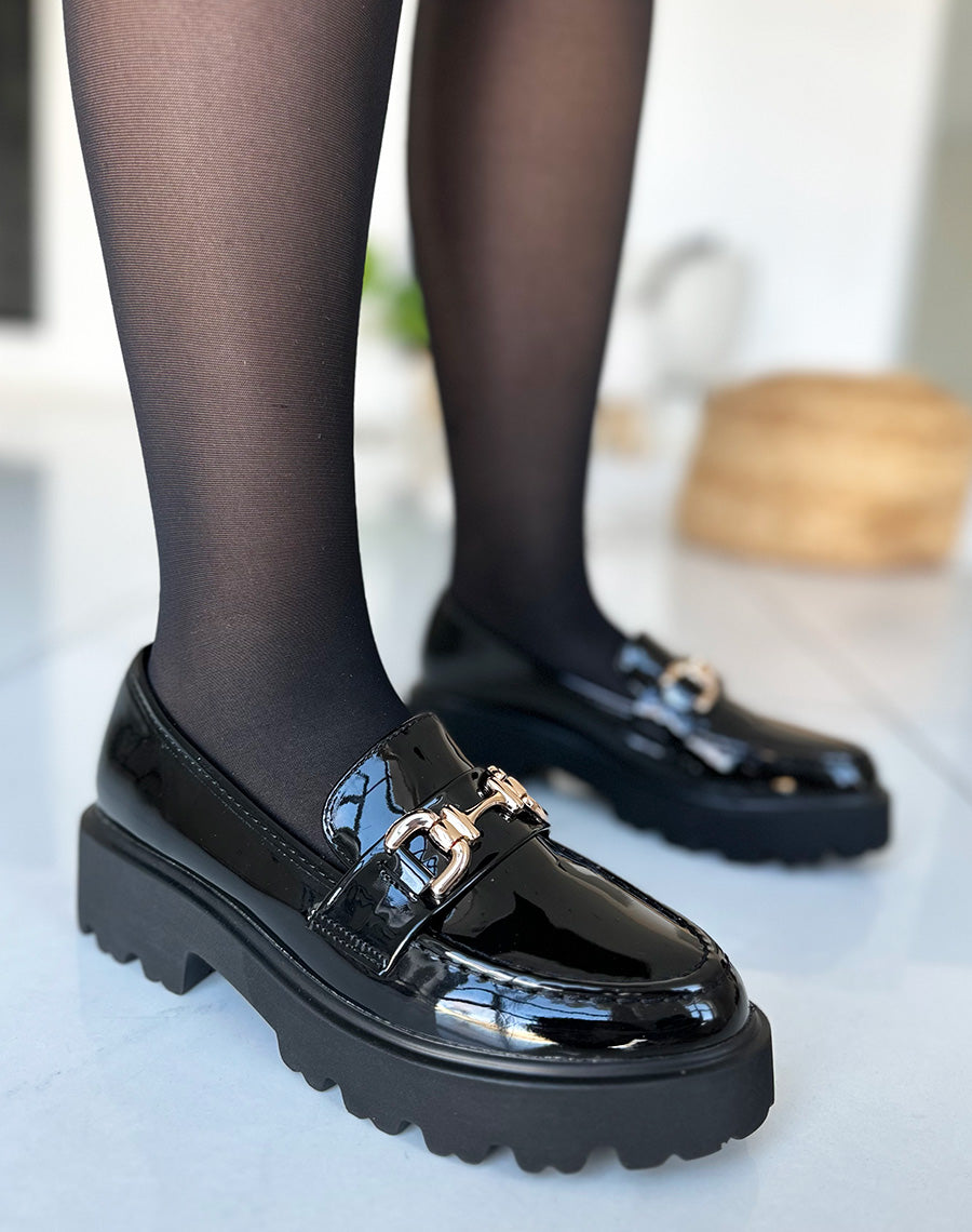 Mocassins noir vernis à détail doré