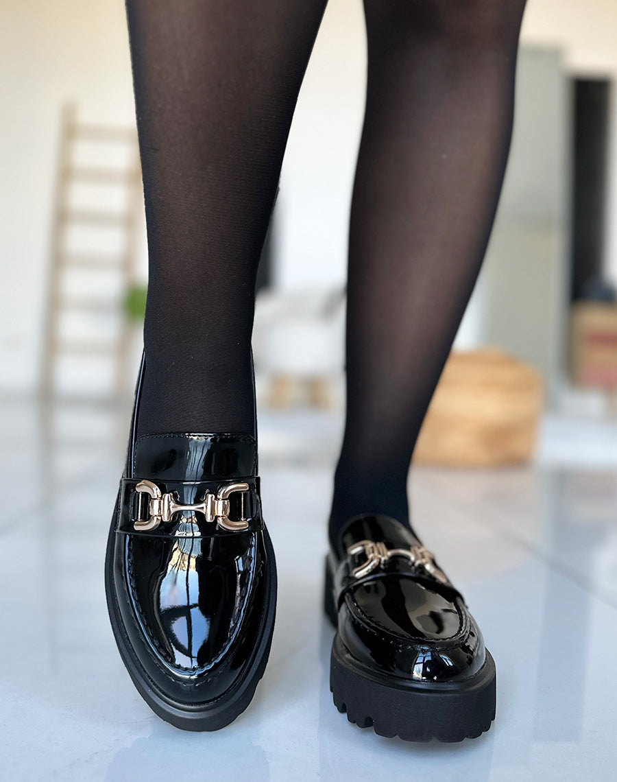 Mocassins noir vernis à détail doré