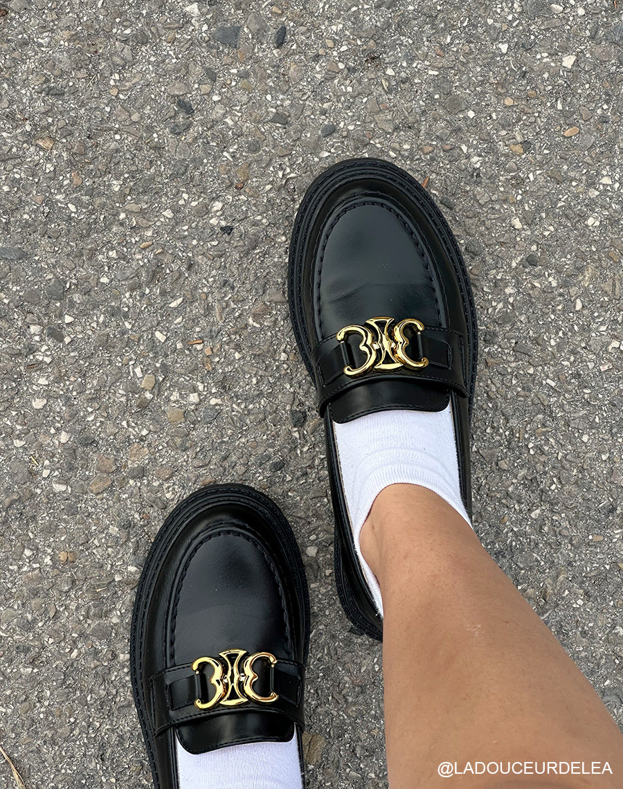 MOCASSINS NOIRES CHICS AVEC DÉTAILS DORÉS POUR FEMME