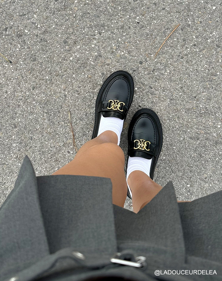 MOCASSINS NOIRES CHICS AVEC DÉTAILS DORÉS POUR FEMME