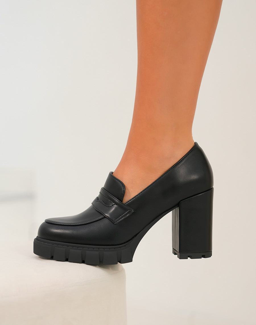 Mocassins noires mat à talons pour femme