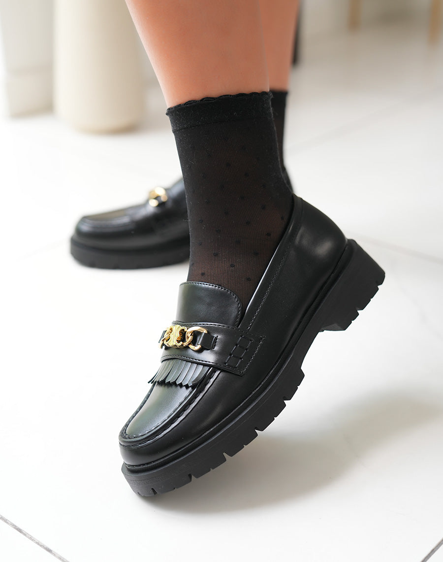 Mocassins noires tendance à détail dorée et semelle épaisse crantée