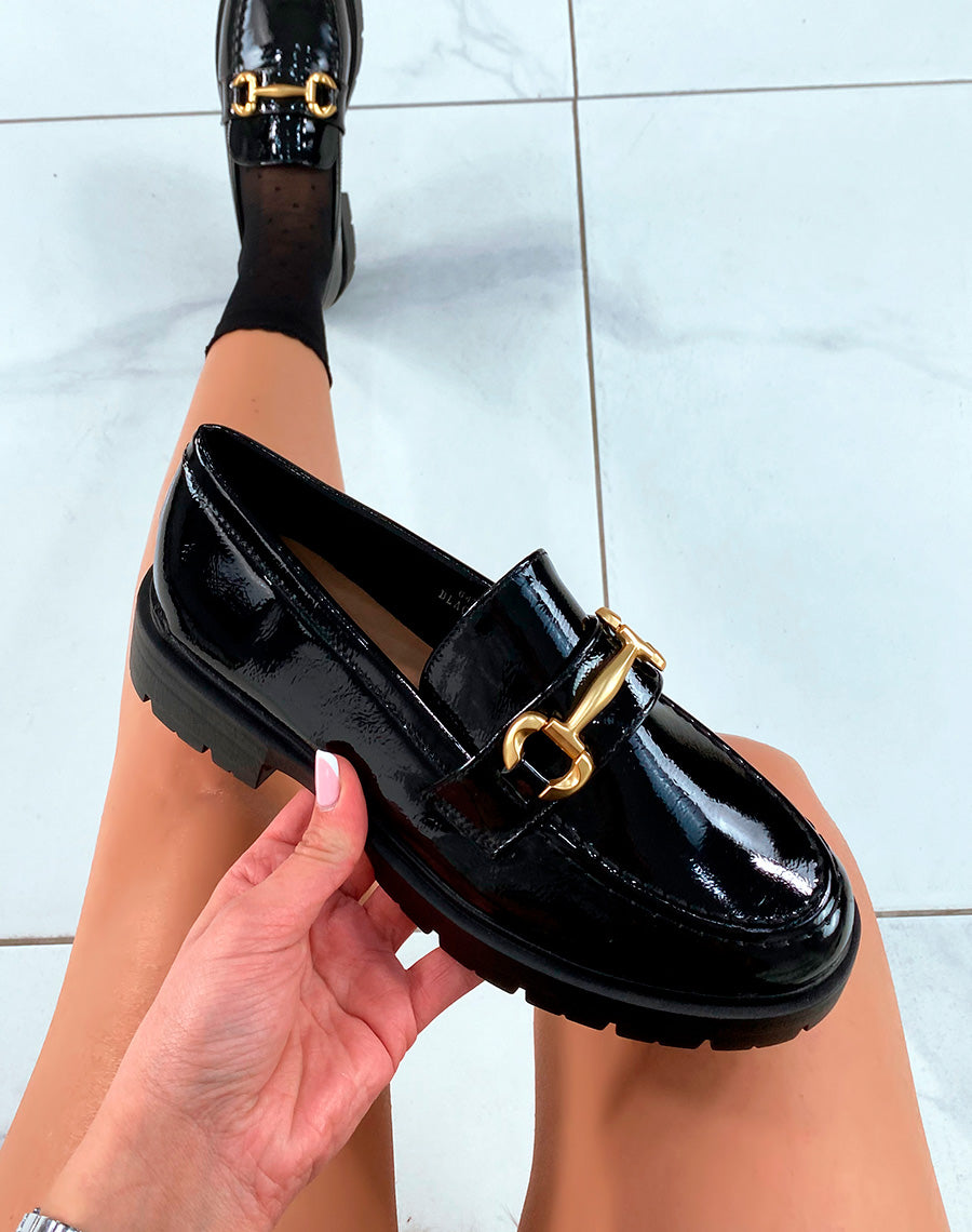 Mocassins noires vernies à détail doré pour femme