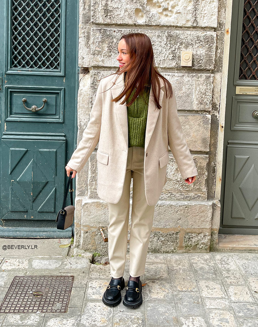 Mocassins noirs a détail doré