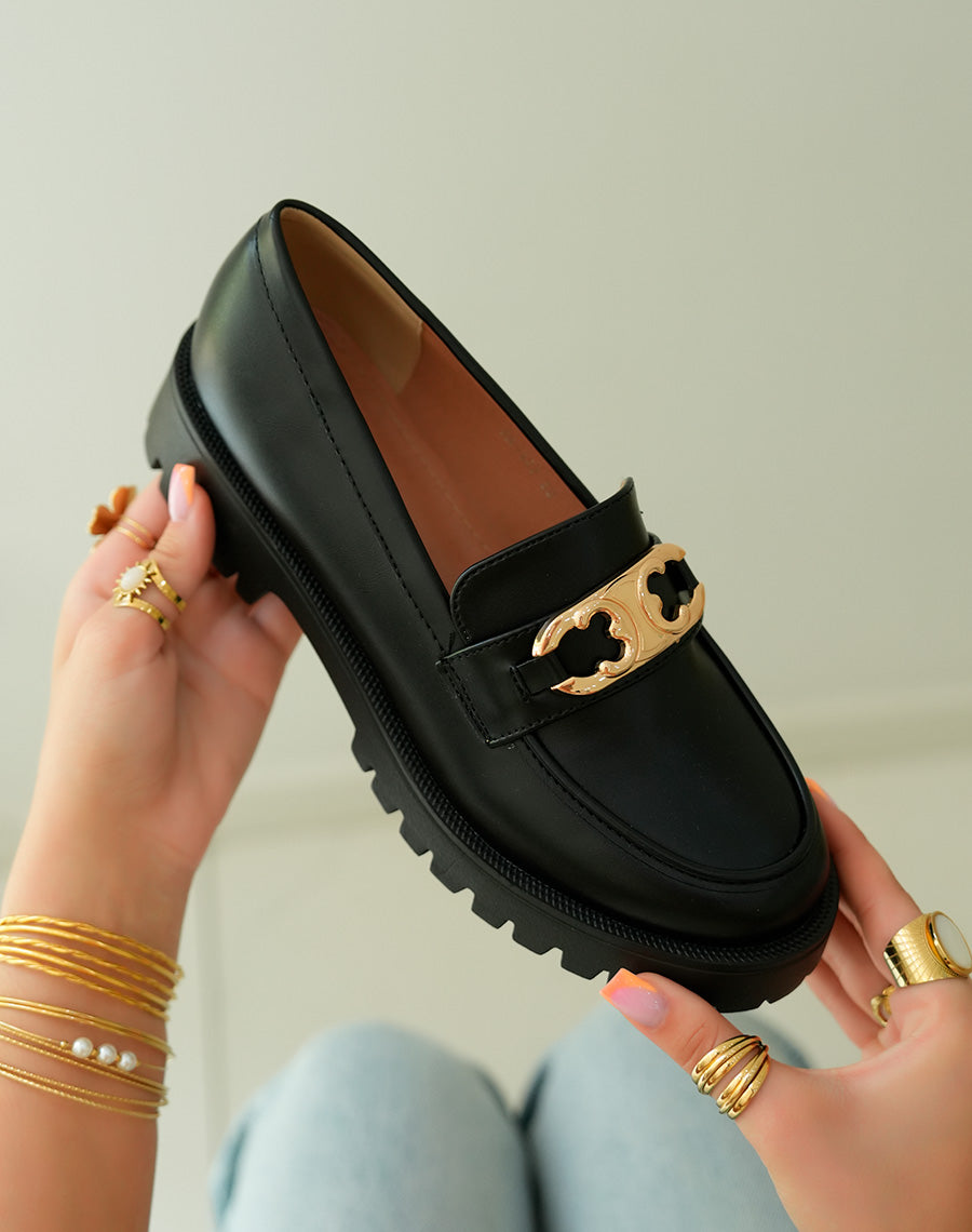 Mocassins noirs avec bijou doré et plateforme crantée