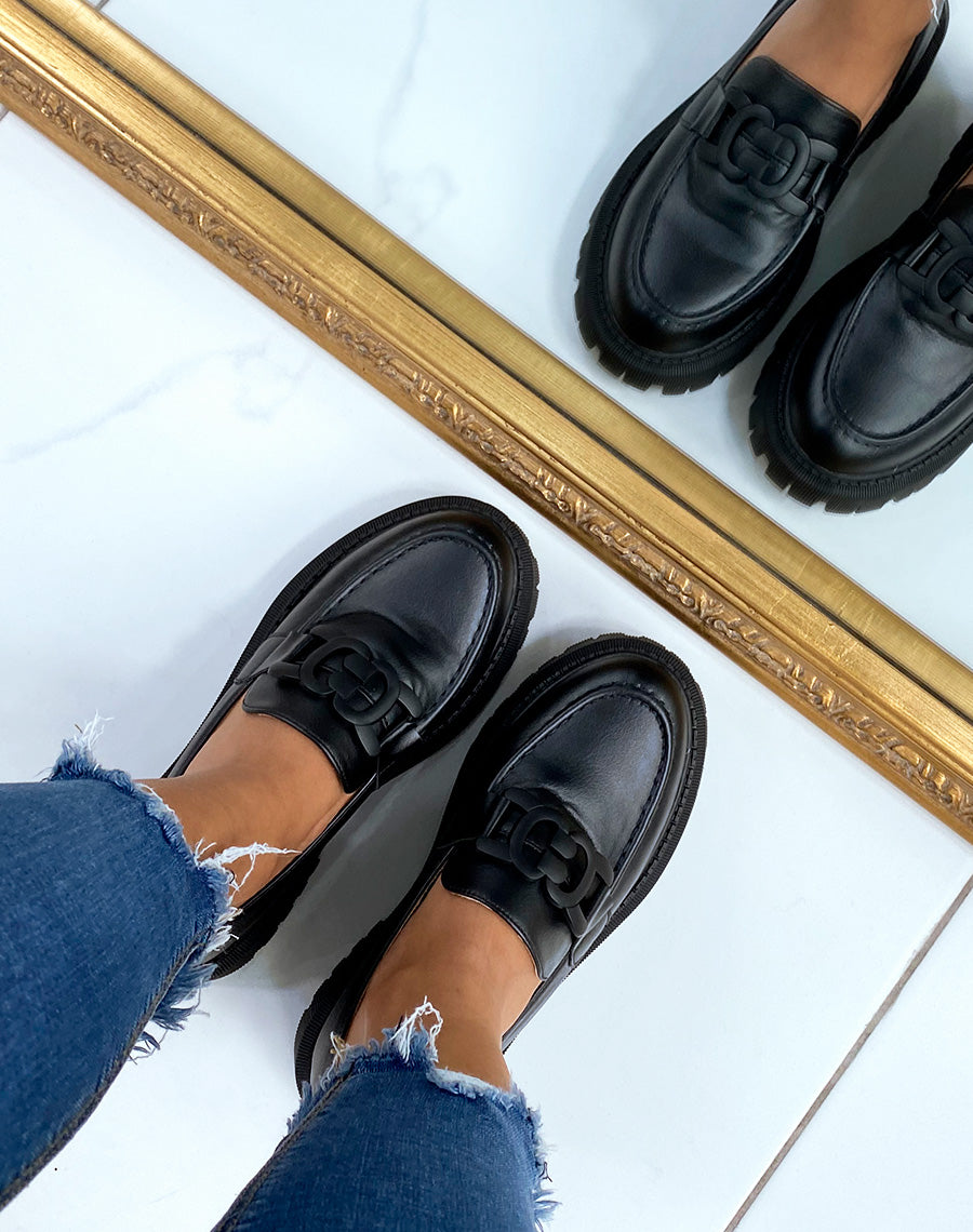 Mocassins noirs avec détails noir mate