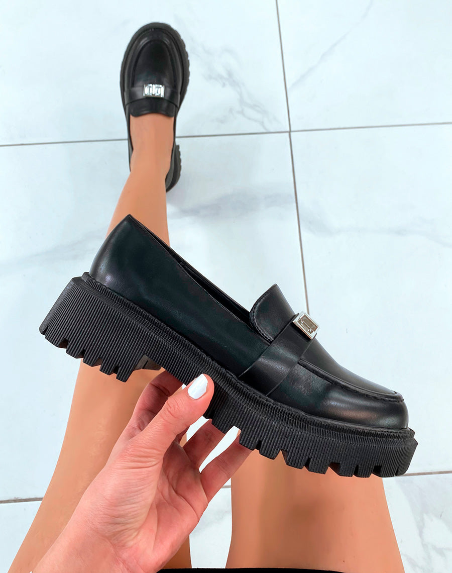 Mocassins noirs à semelle épaisse à détail argenté