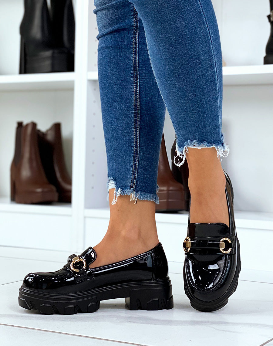 Mocassins noirs vernis à détails dorés
