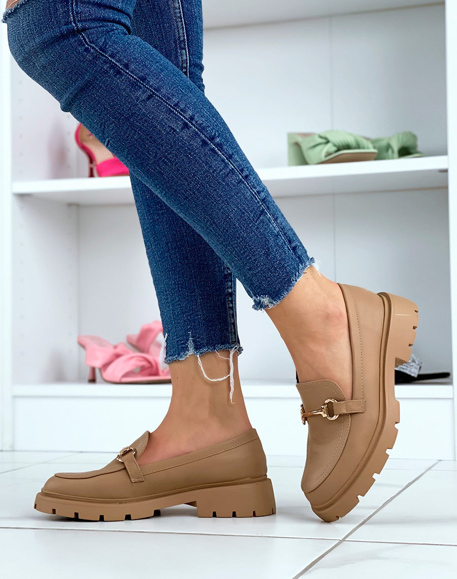 Mocassins taupe à semelle épaisse et crantée