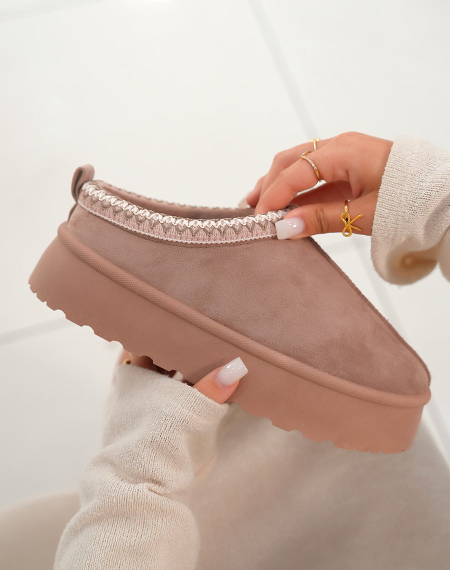 Mule femme taupe tendance avec surpiq?res taupe et blanches et int?rieur fourr?