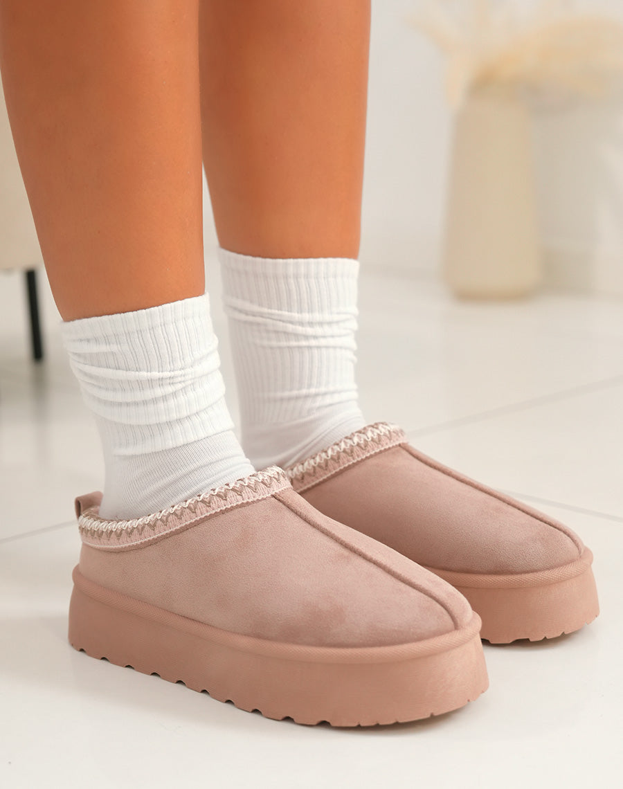 Mule femme taupe tendance avec surpiq?res taupe et blanches et int?rieur fourr?