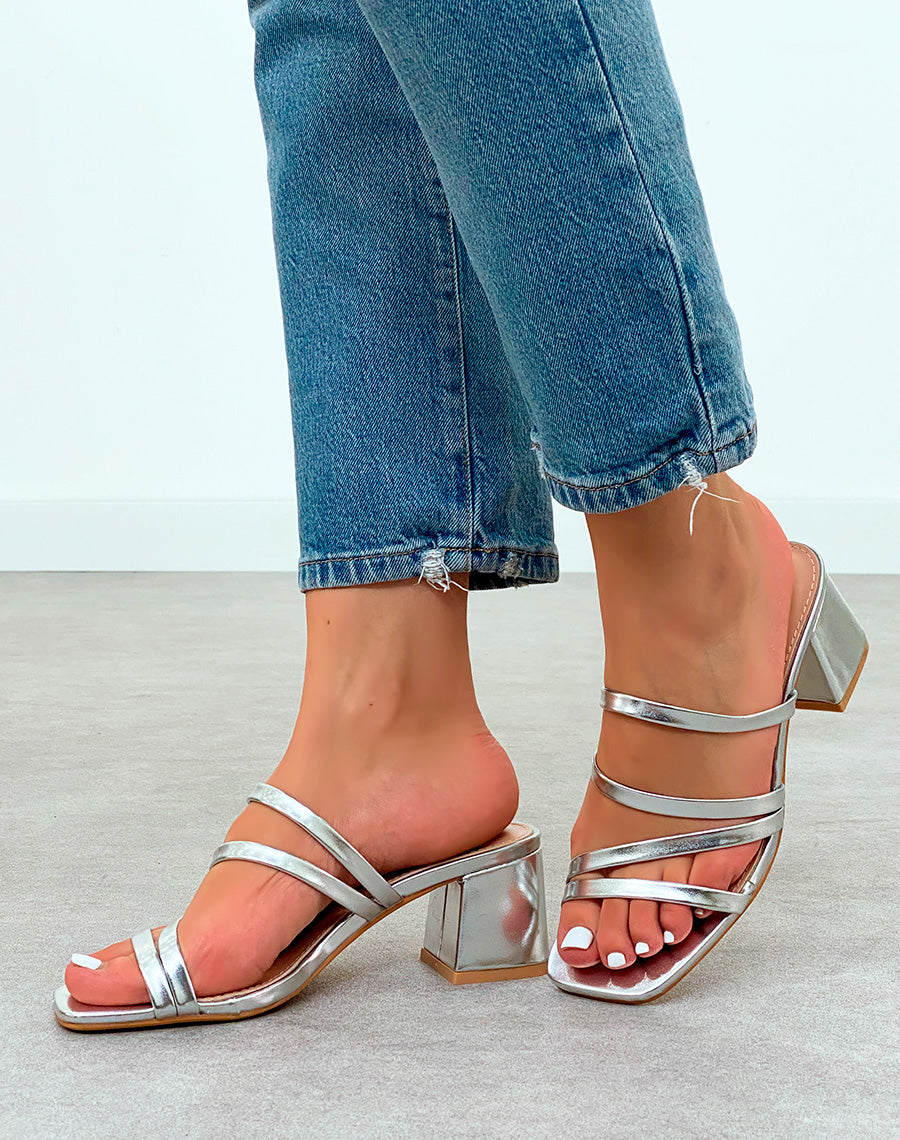 Mules Argenté Femme à talon moyen avec plusieurs brides entrecroisés