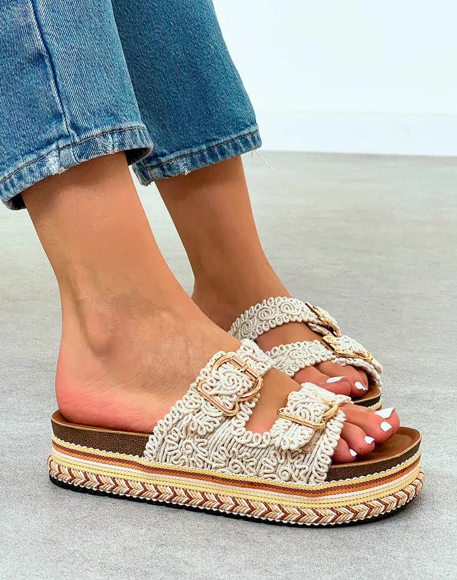 Mules Beige Brodées à Double Sangle et Plateforme Aztèque – Sophistication