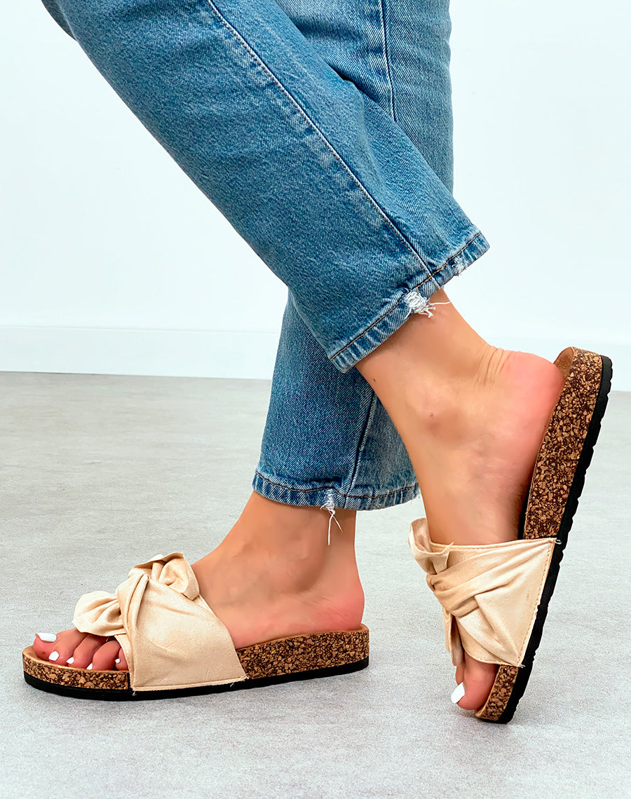 Mules Beige en Suédine avec Gros Noeud et Semelle Plateforme – Élégance Naturelle