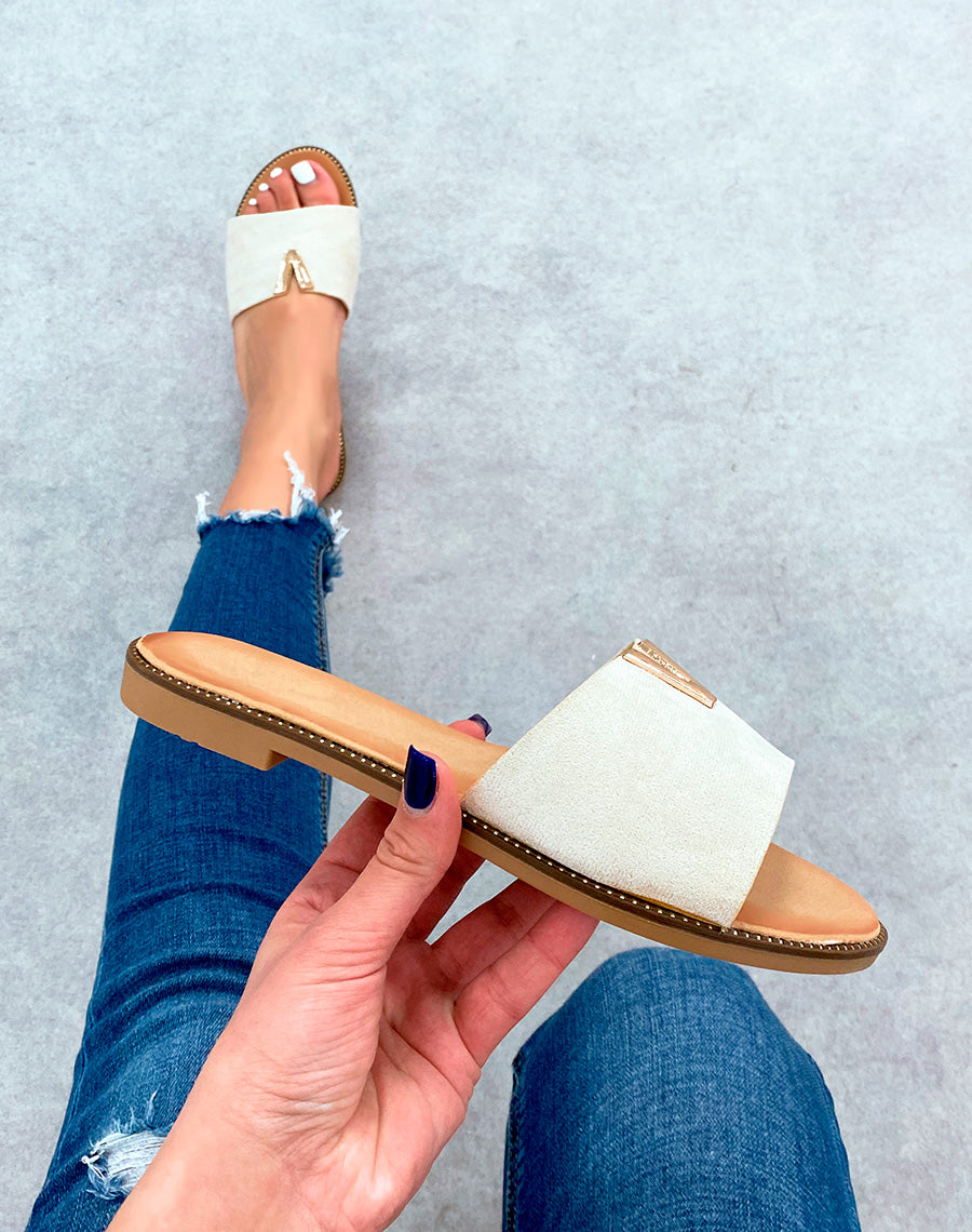Mules beige en suédine à détails doré