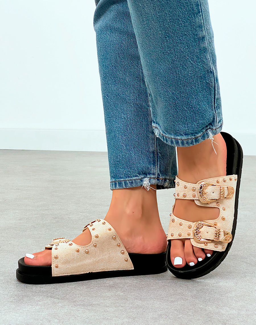 Mules Beiges en Suédine avec Sangles Cloutées – Chic Bohème au Quotidien