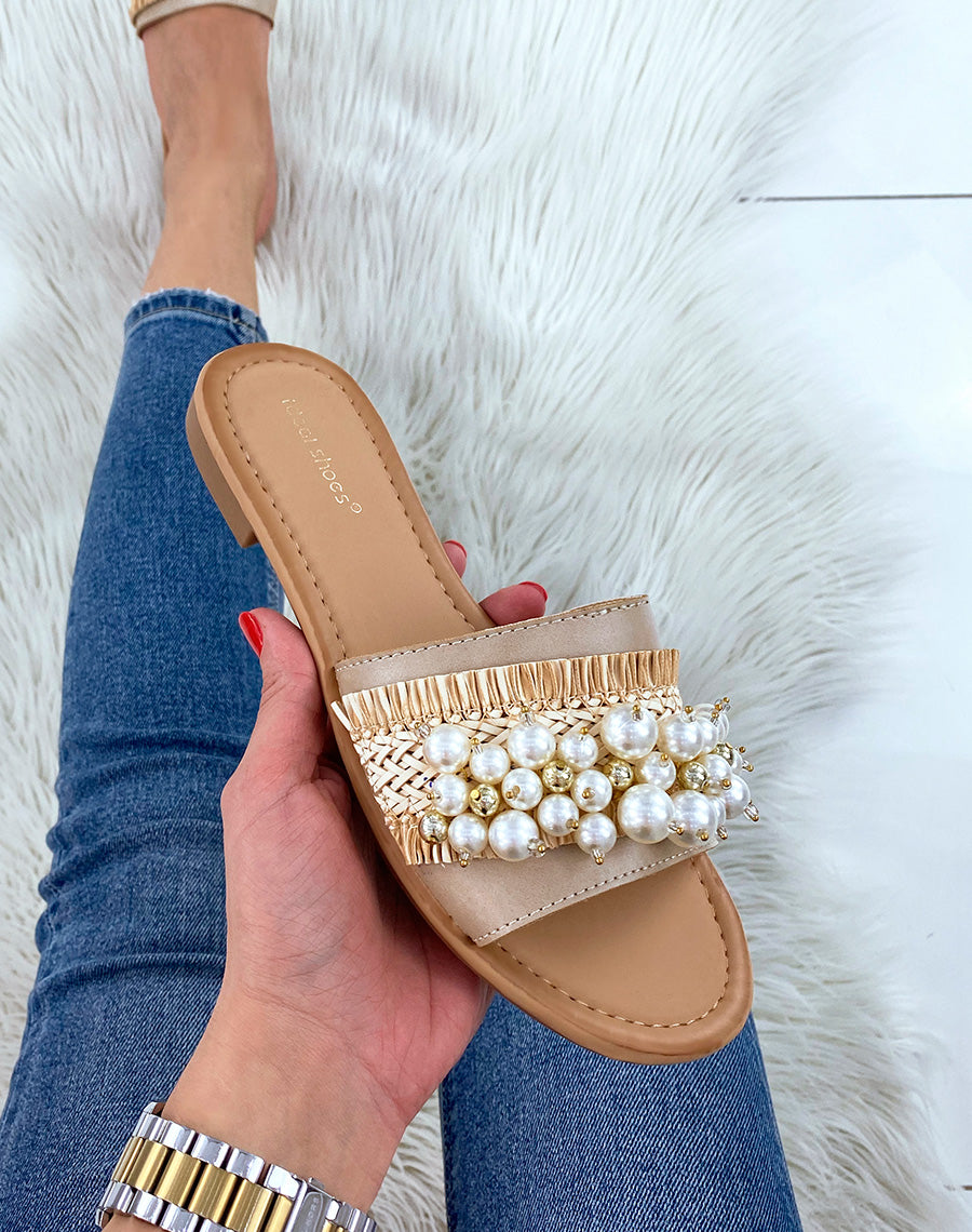 Mules beiges à multiples perles
