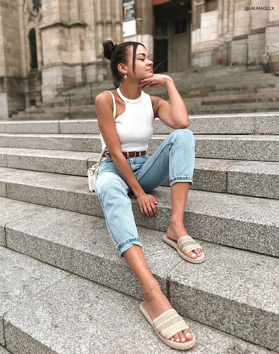 Mules beiges tressées