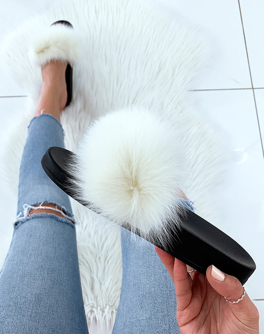 Mules blanches en fourrure à semelles épaisses