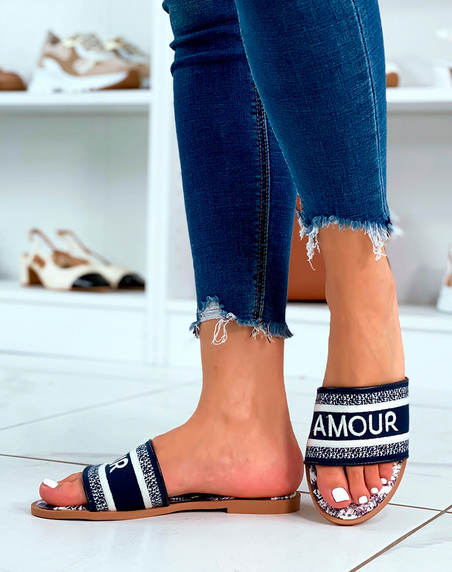 MULES BLUES EN TISSU ? INSCRIPTION AMOUR