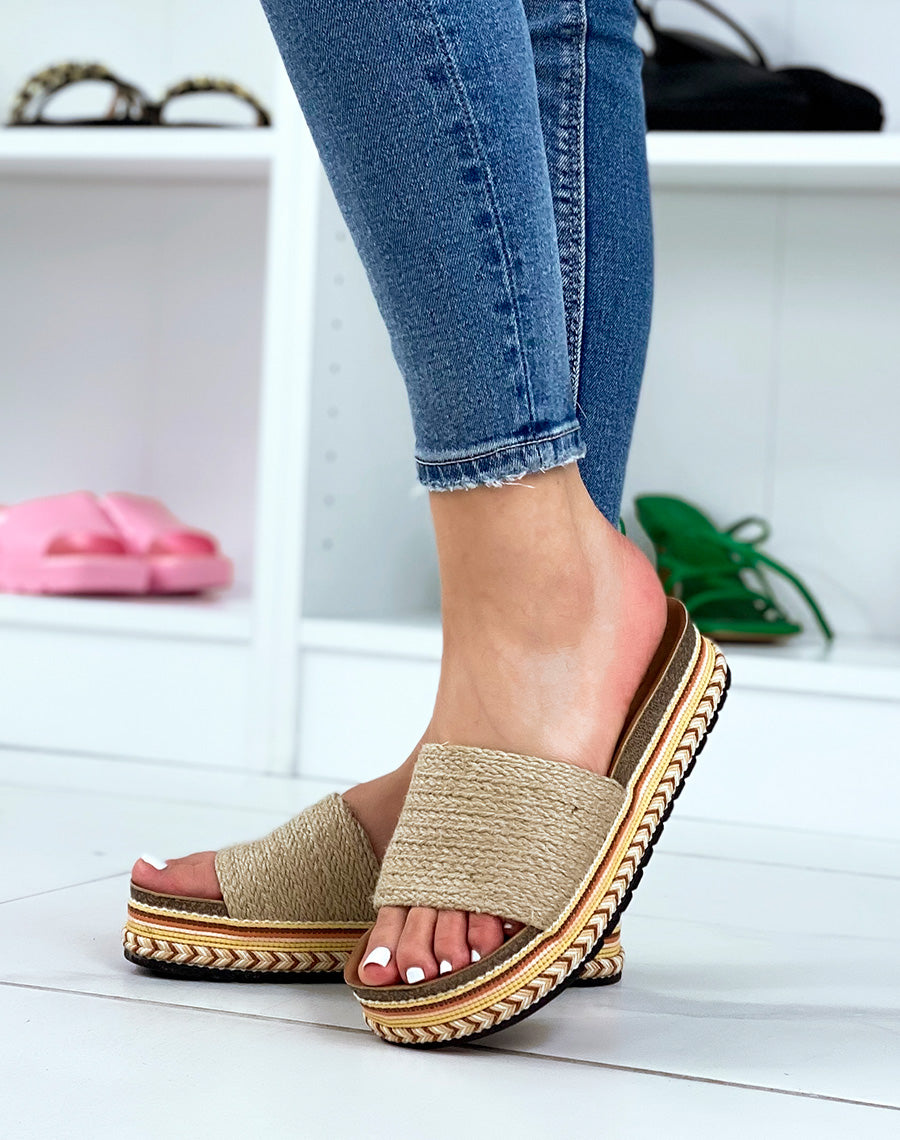 Mules à bride épaisse beige et semelle épaisse style aztèque