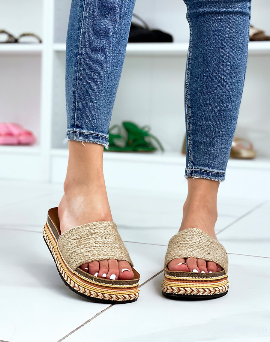 Mules à bride épaisse beige et semelle épaisse style aztèque