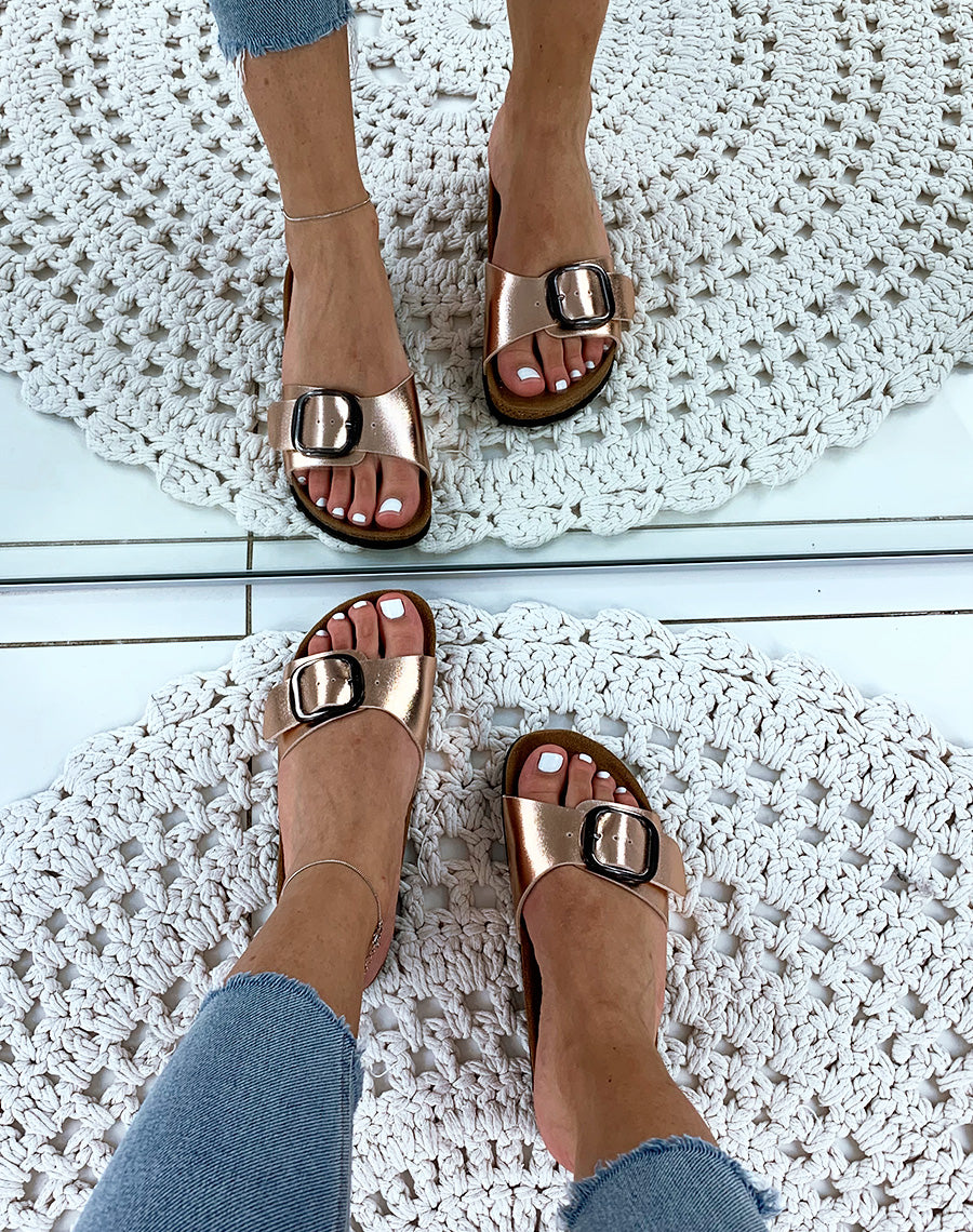 Mules champagne anatomique à grosse boucle