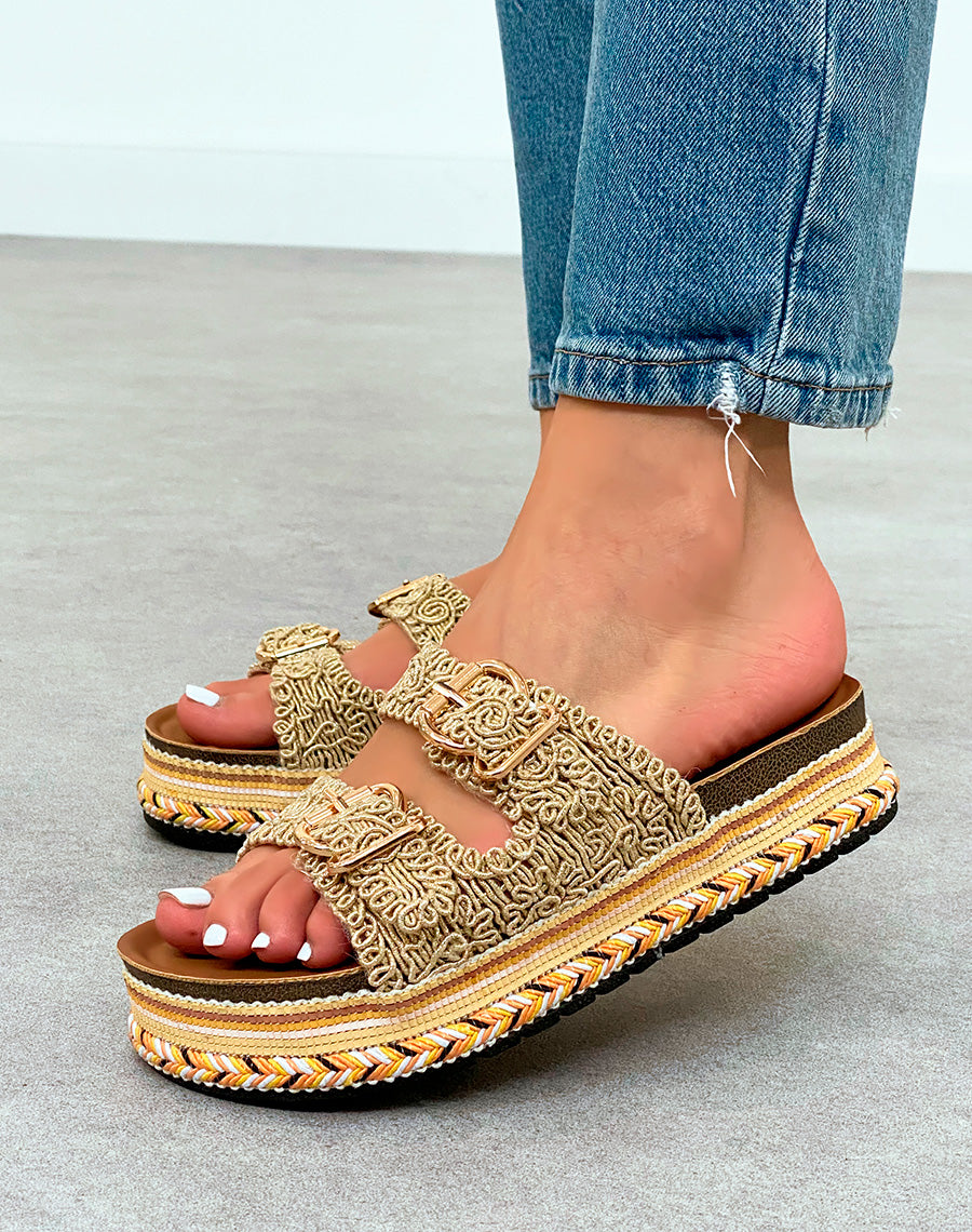 Mules Dorées Brodées à Plateforme Aztèque et Double Sangle – Rayonnement Tendance