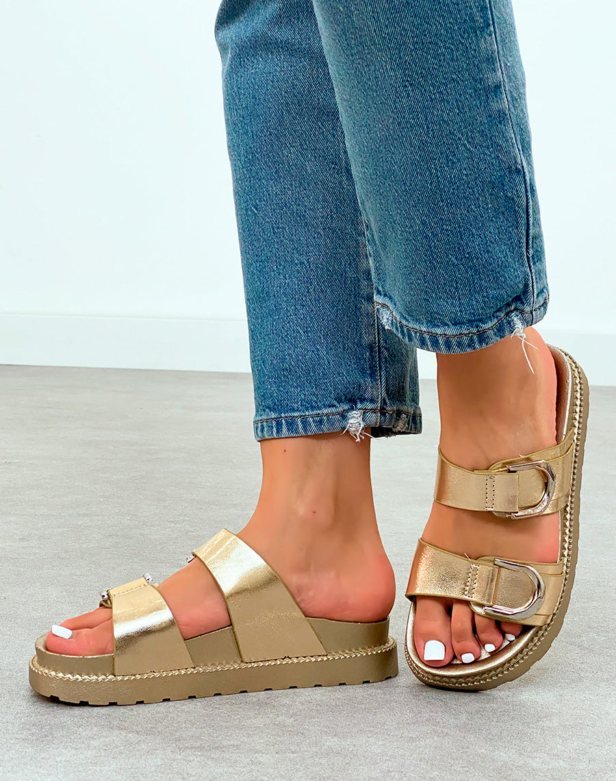 Mules Dorées à Double Sangle et Boucles Argentées – Éclat et Confort au Quotidien