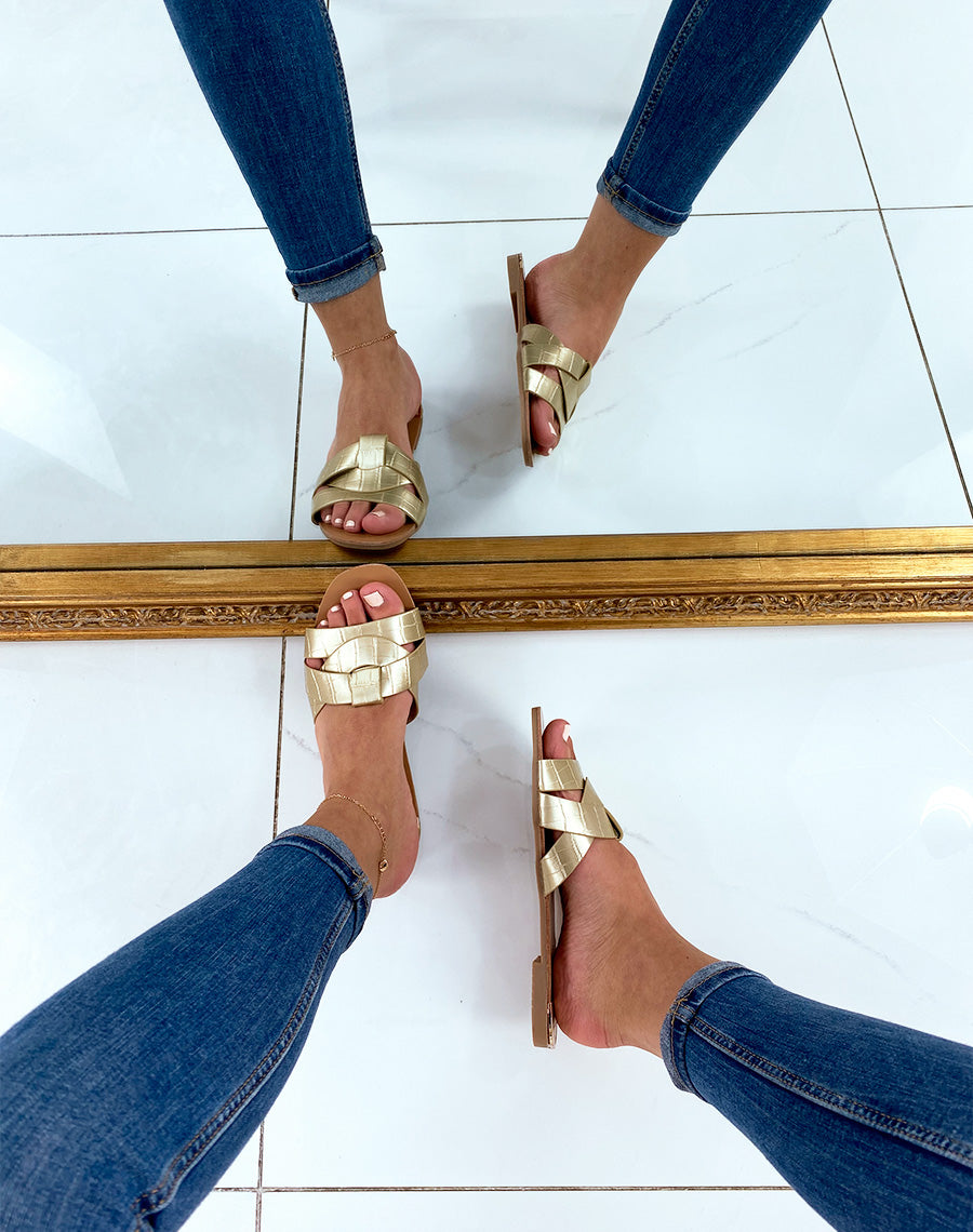 Mules dorées effet croco à multiples brides entrecroisées