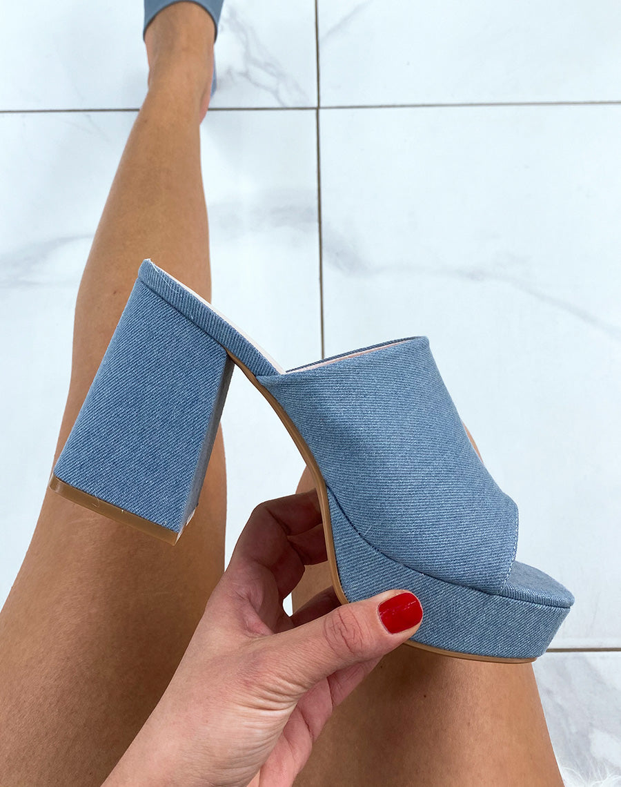 Mules en jean à gros talon et grosse plateforme