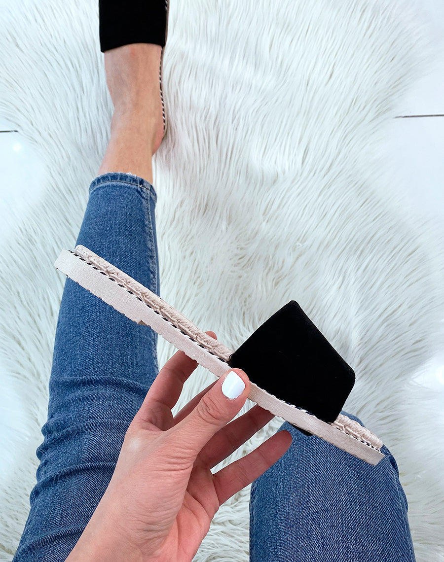 Mules en suédine noire