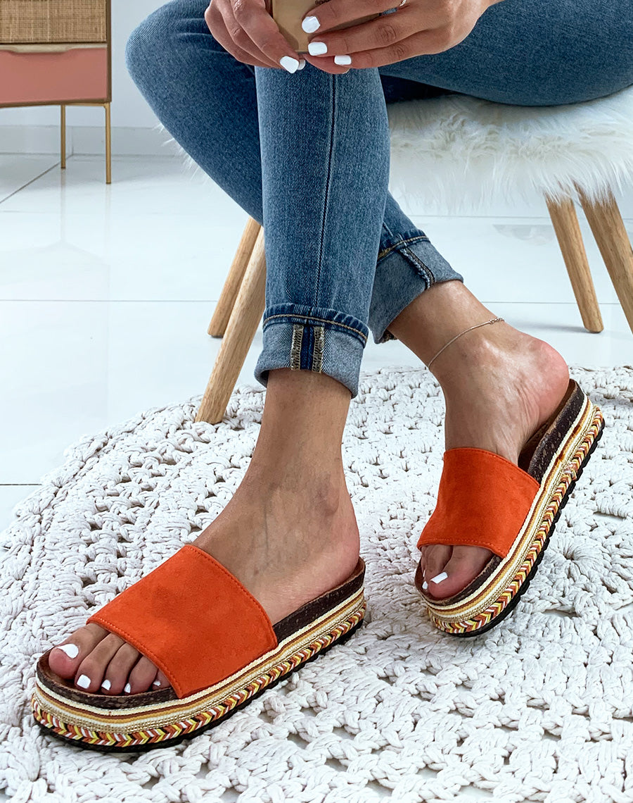 Mules en suédine oranges à plateformes fantaisies