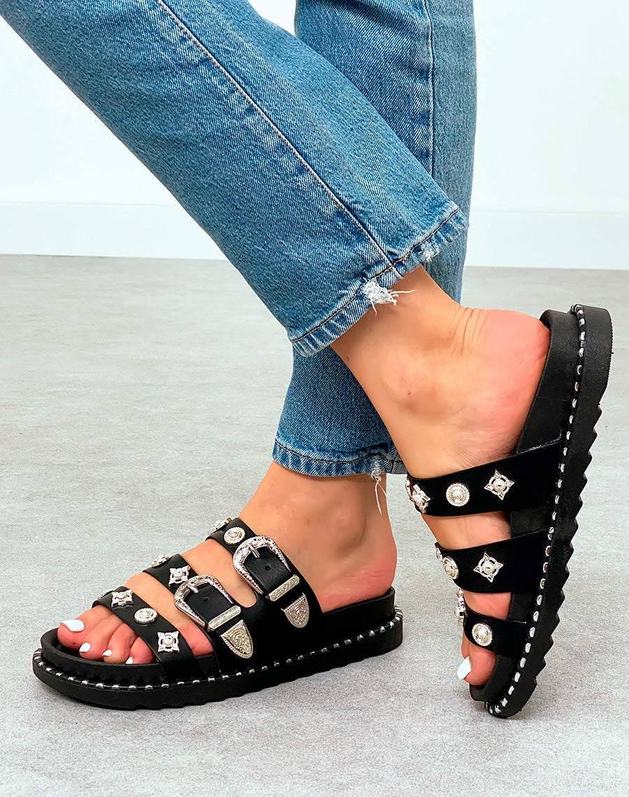Mules Femme Noires Cloutées avec Triple Brides Bijoux Argentées et Plateforme Tendance