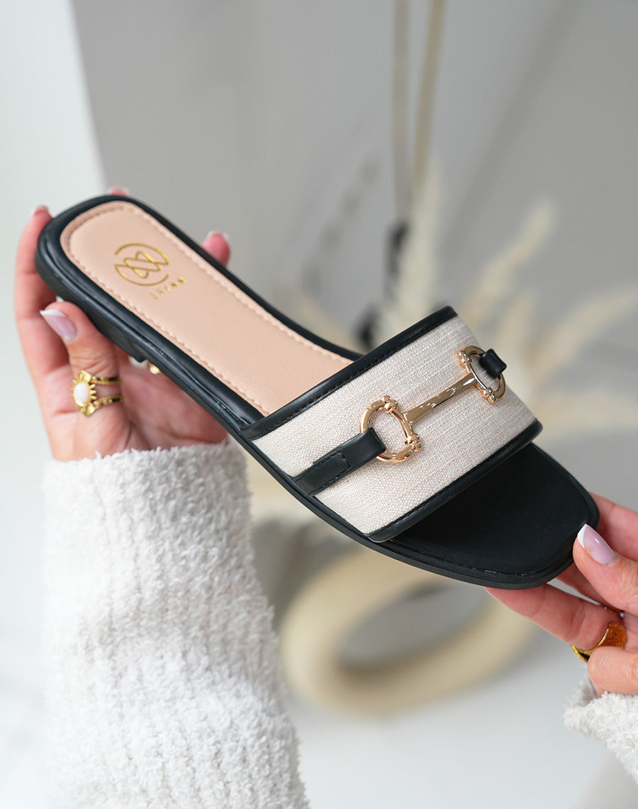 Mules Femme Noires Élégantes avec Détail Tissé Beige et Bijou Doré