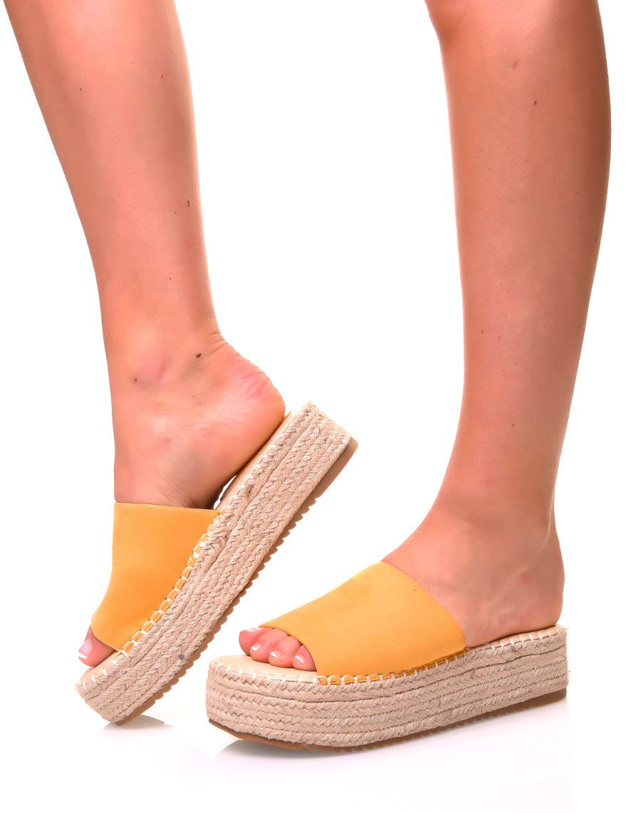 Mules jaunes moutarde à plateforme en suédine