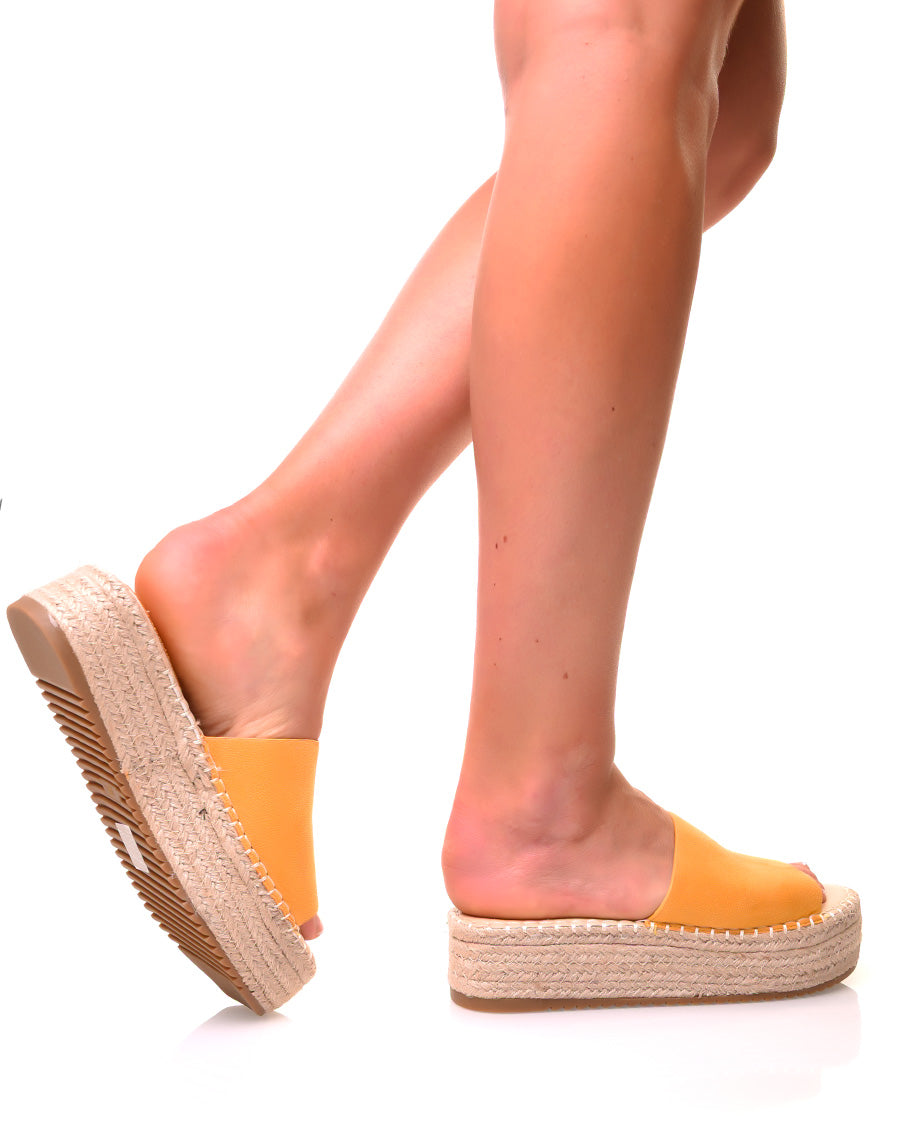 Mules jaunes moutarde à plateforme en suédine