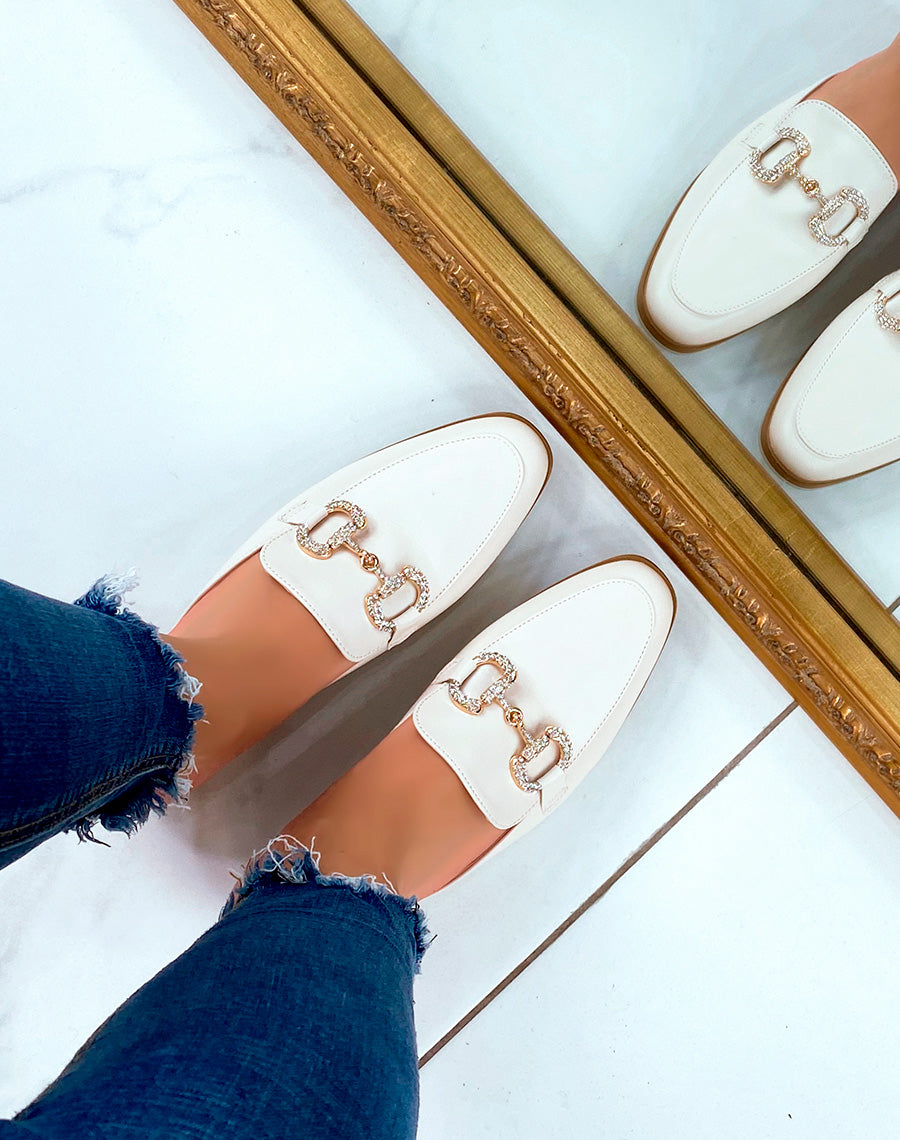 Mules mocassins beige à détails strass