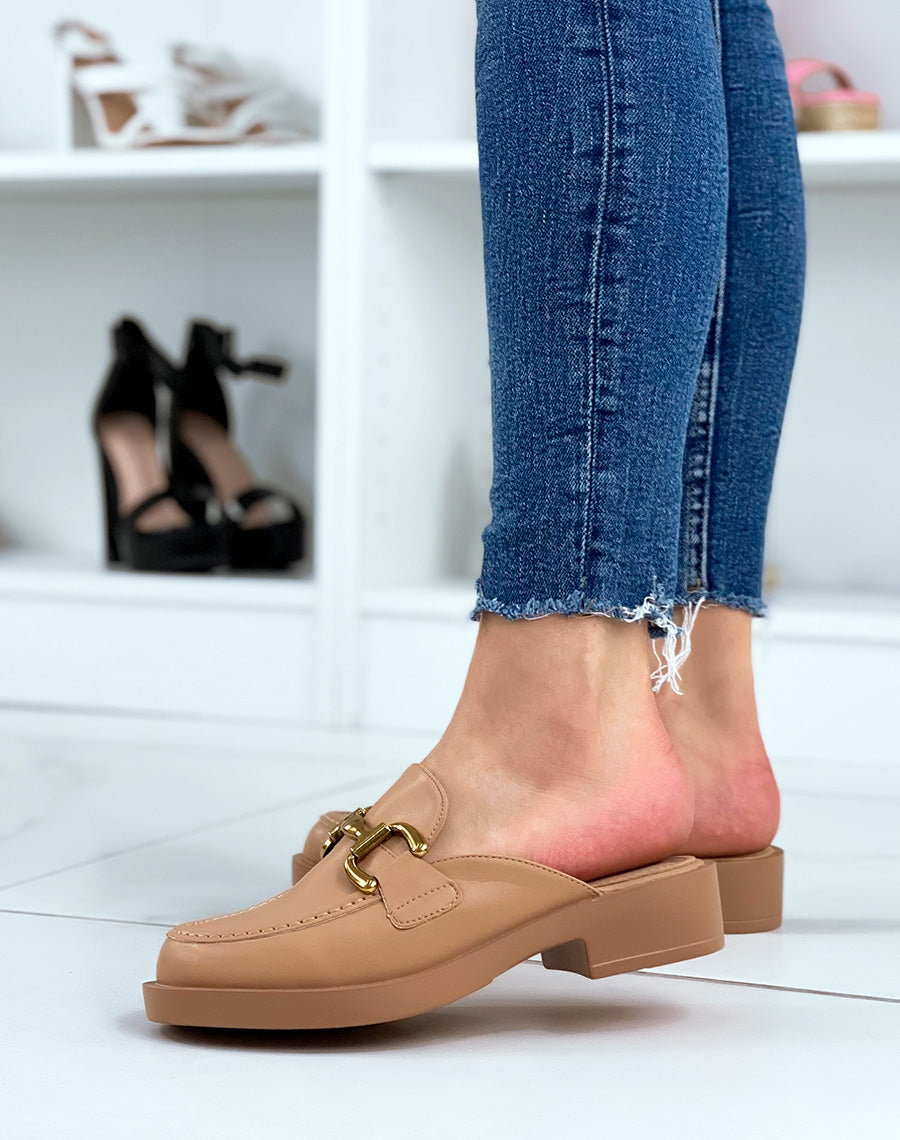 Mules mocassins beiges à empiècement doré
