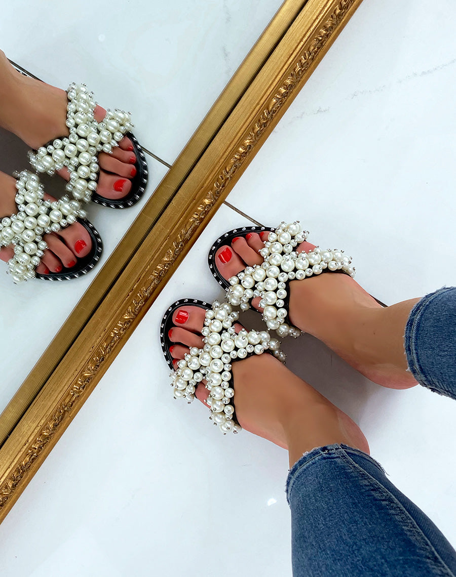 Mules noires à brides entrecroisées à perles