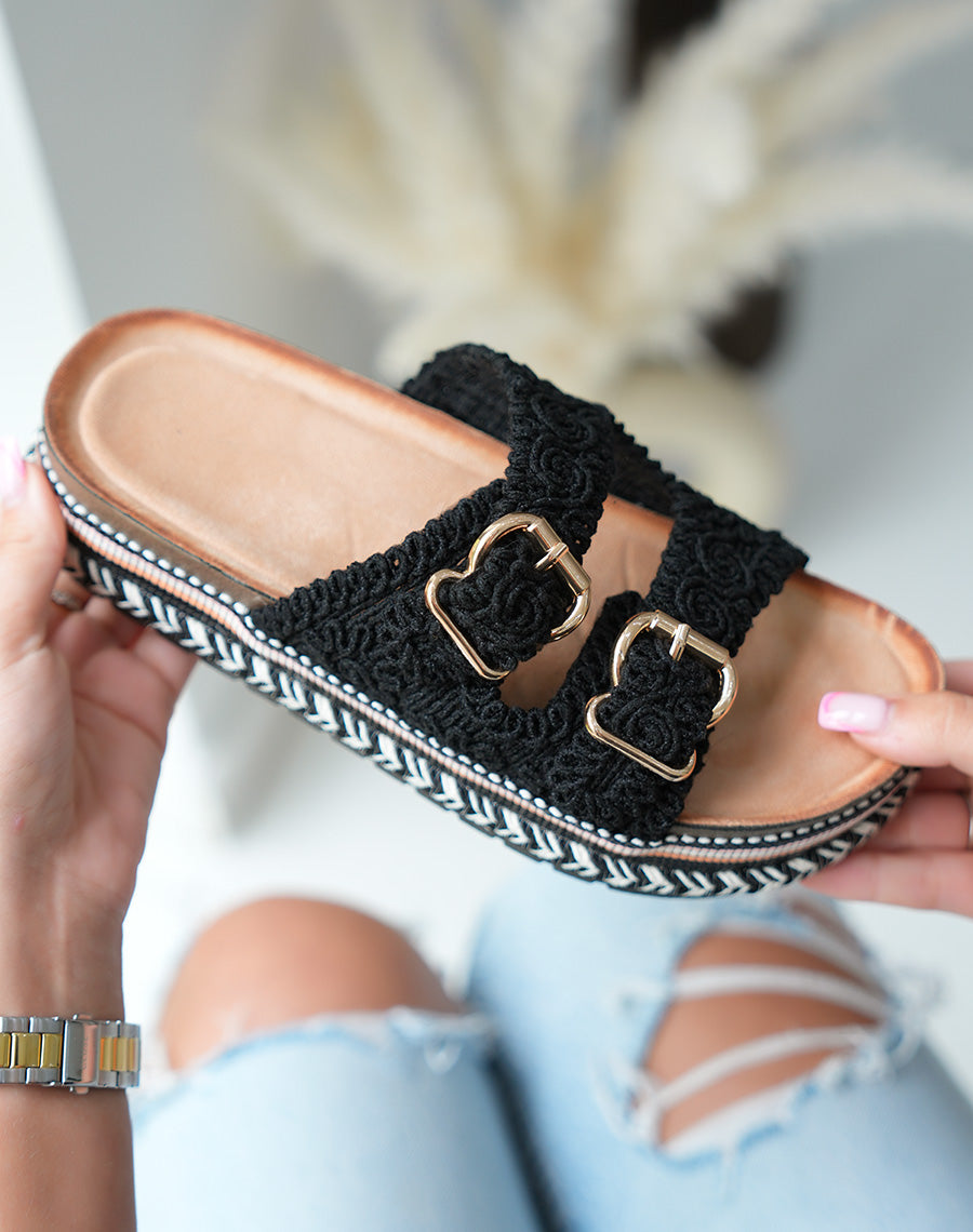 Mules Noires Brodées à Plateforme Aztèque – Tendance
