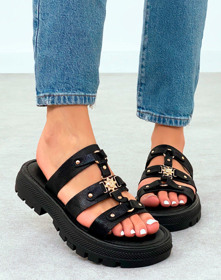 Mules Noires Cloutées avec Bijoux Soleil – Éclat et Audace au Quotidien