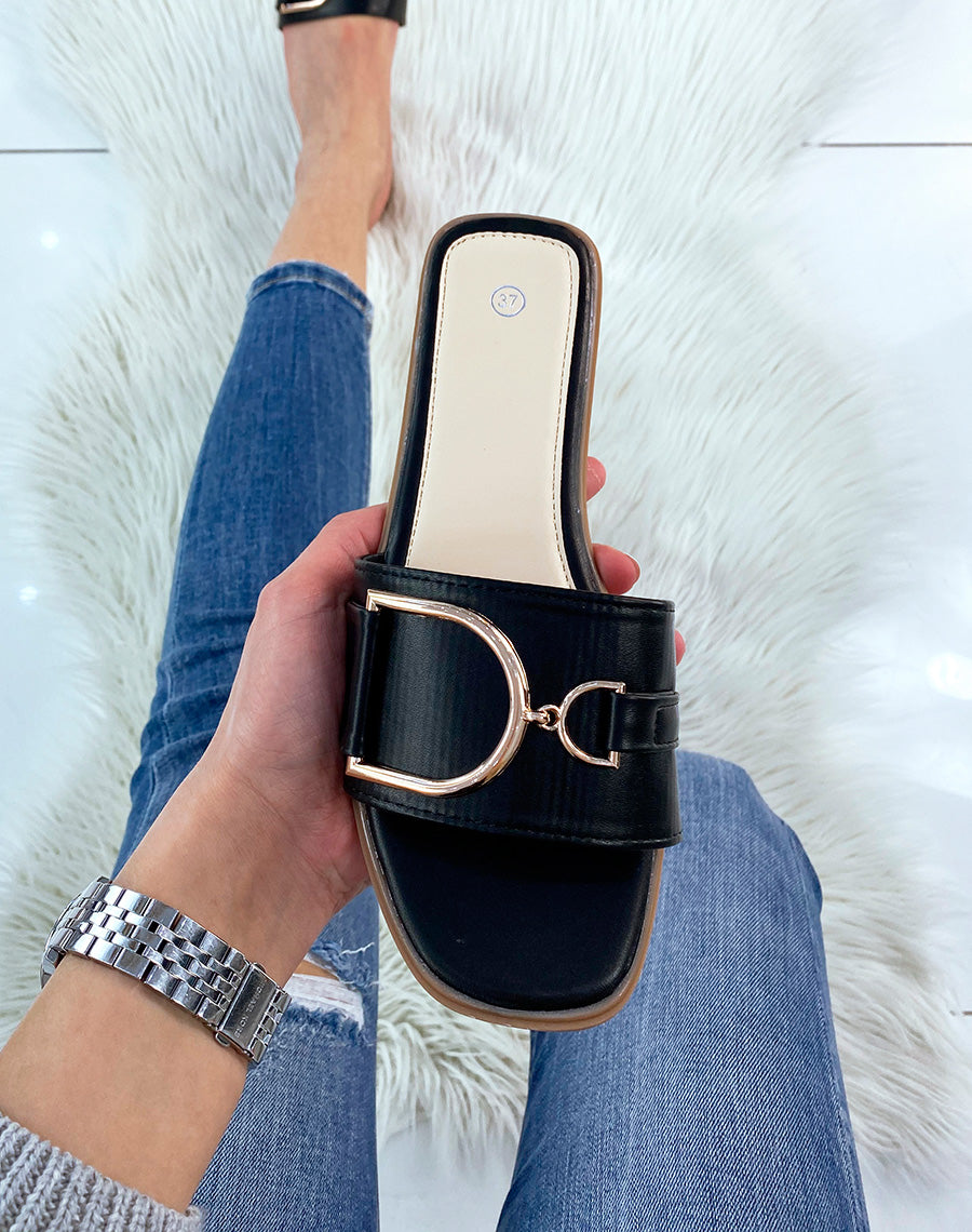 Mules noires à détail doré