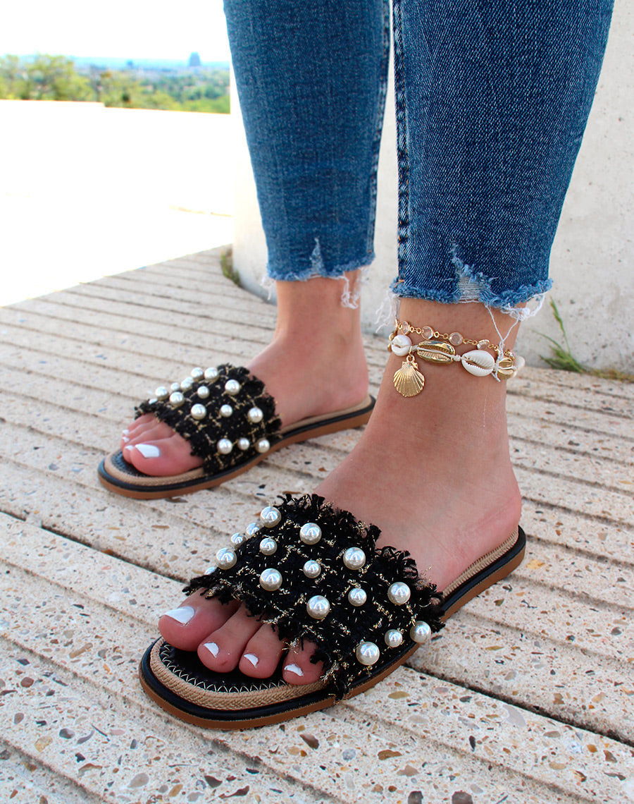 Mules noires effet tweed à perles
