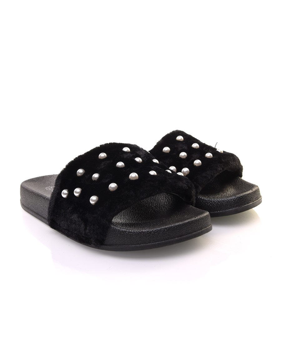 Mules noires en fausse fourrure
