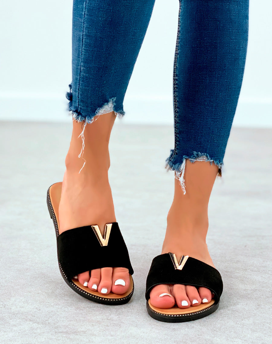Mules noires en suédine à détails doré