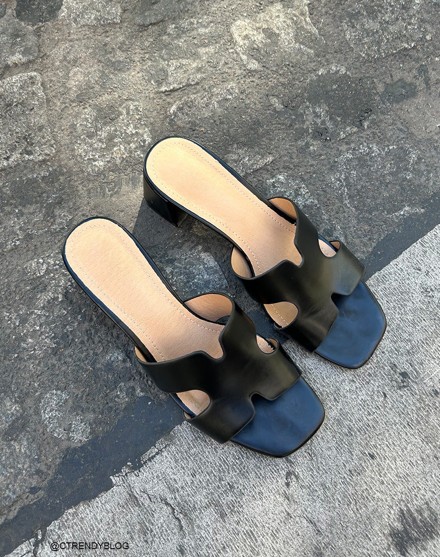 Mules Noires Femme à Petit Talon Carré et Brides Entrecroisées – Allure Contemporaine et Confort