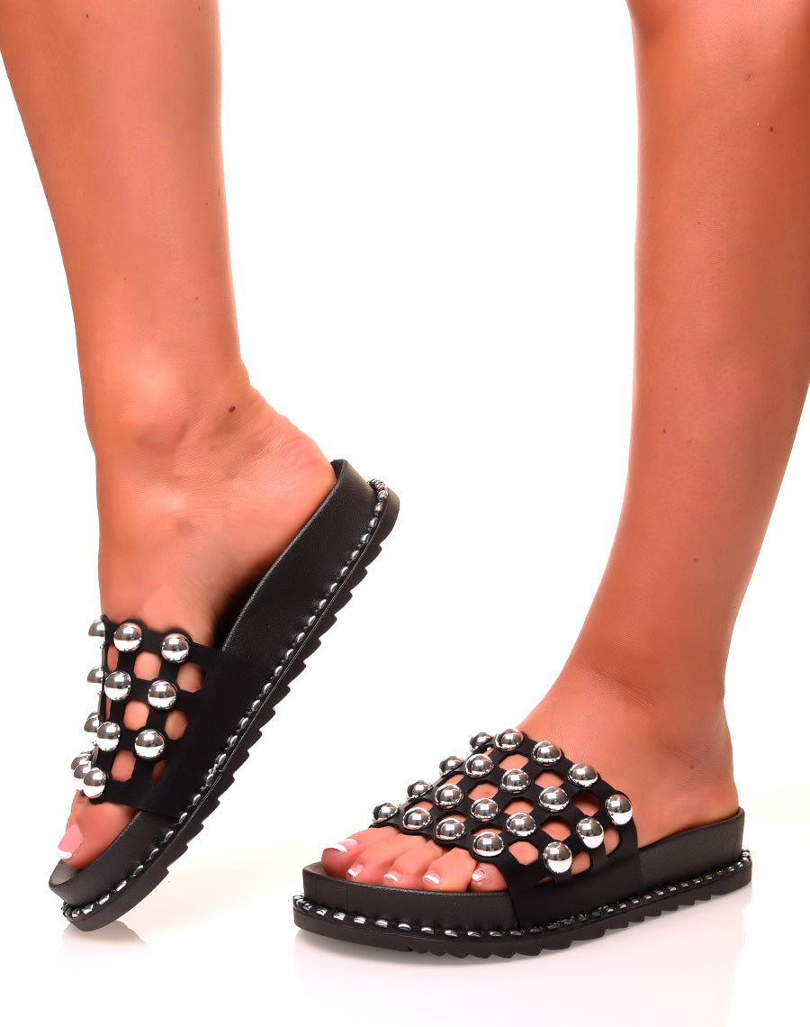 Mules noires à gros clous argentés